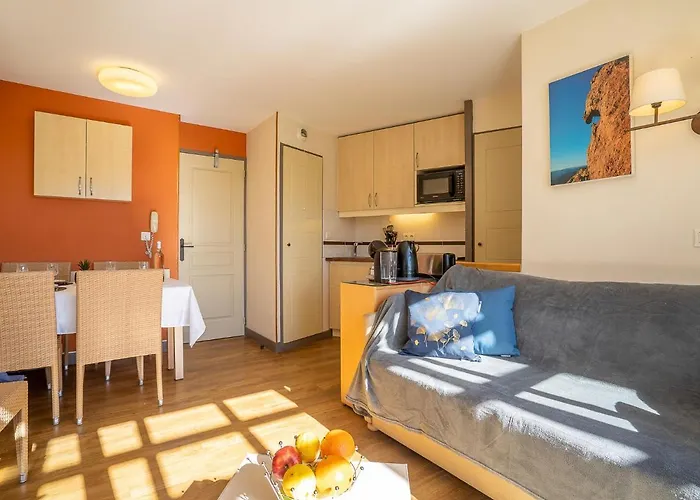 L'esquinade - J4 332 By Interhome Saint-Raphaël